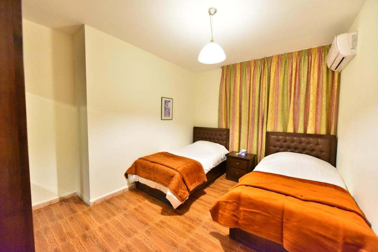 Al Farooq Hotel Apartments Amman Ngoại thất bức ảnh