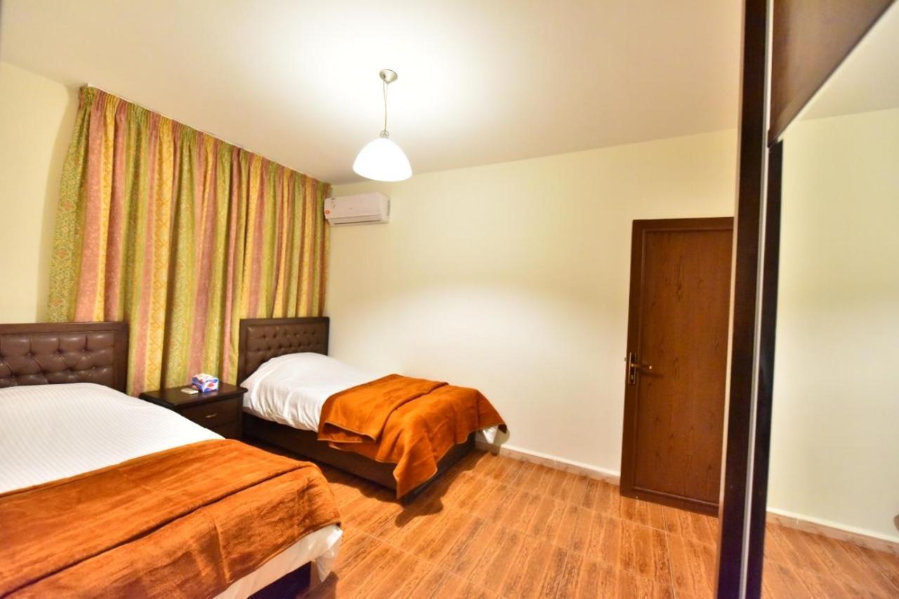 Al Farooq Hotel Apartments Amman Ngoại thất bức ảnh