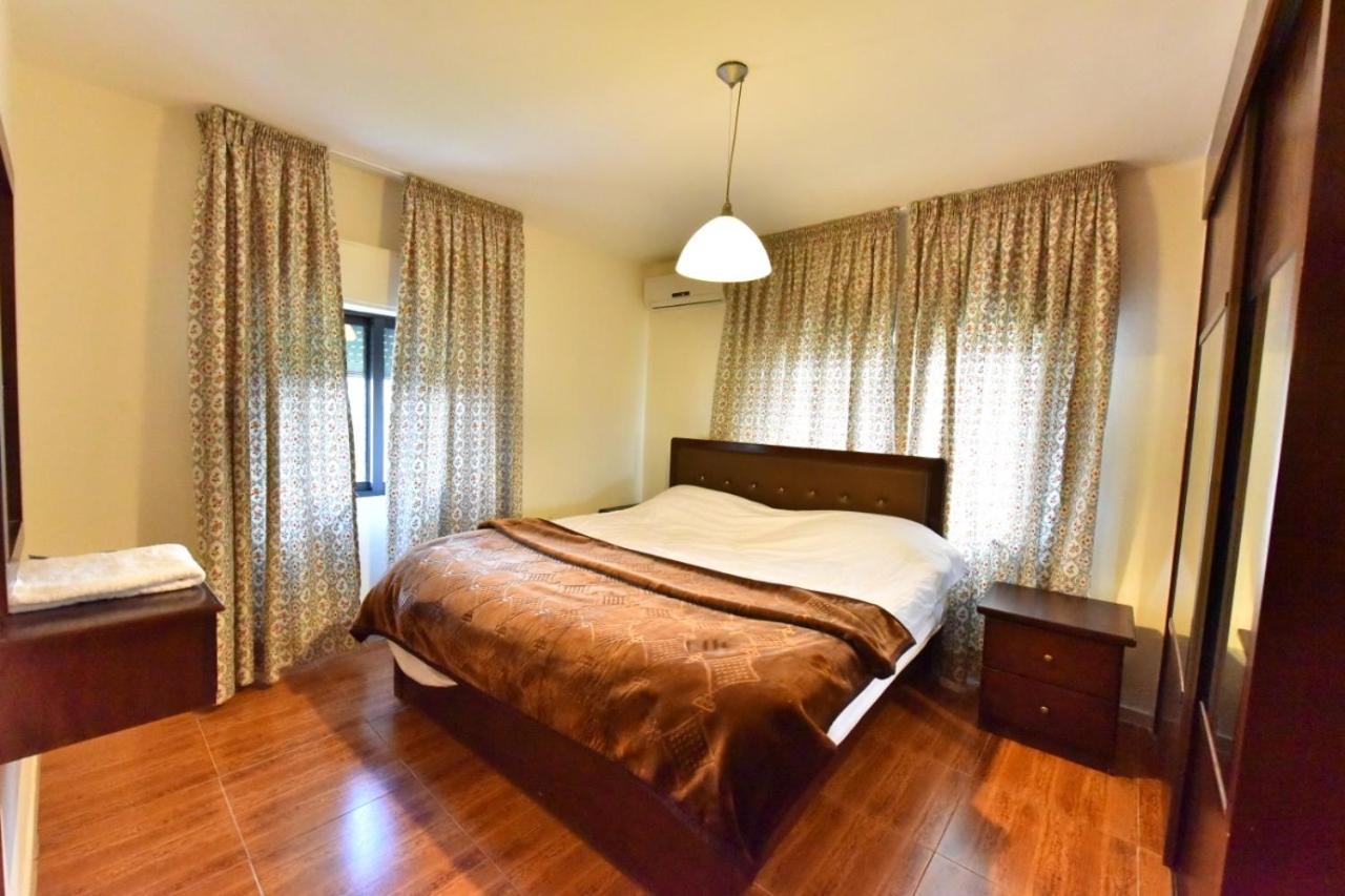 Al Farooq Hotel Apartments Amman Ngoại thất bức ảnh