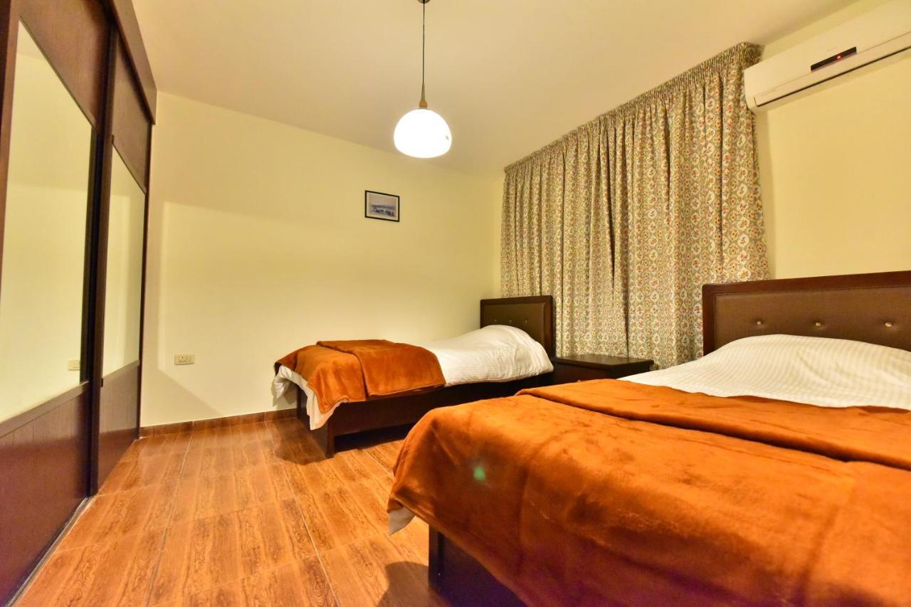 Al Farooq Hotel Apartments Amman Ngoại thất bức ảnh
